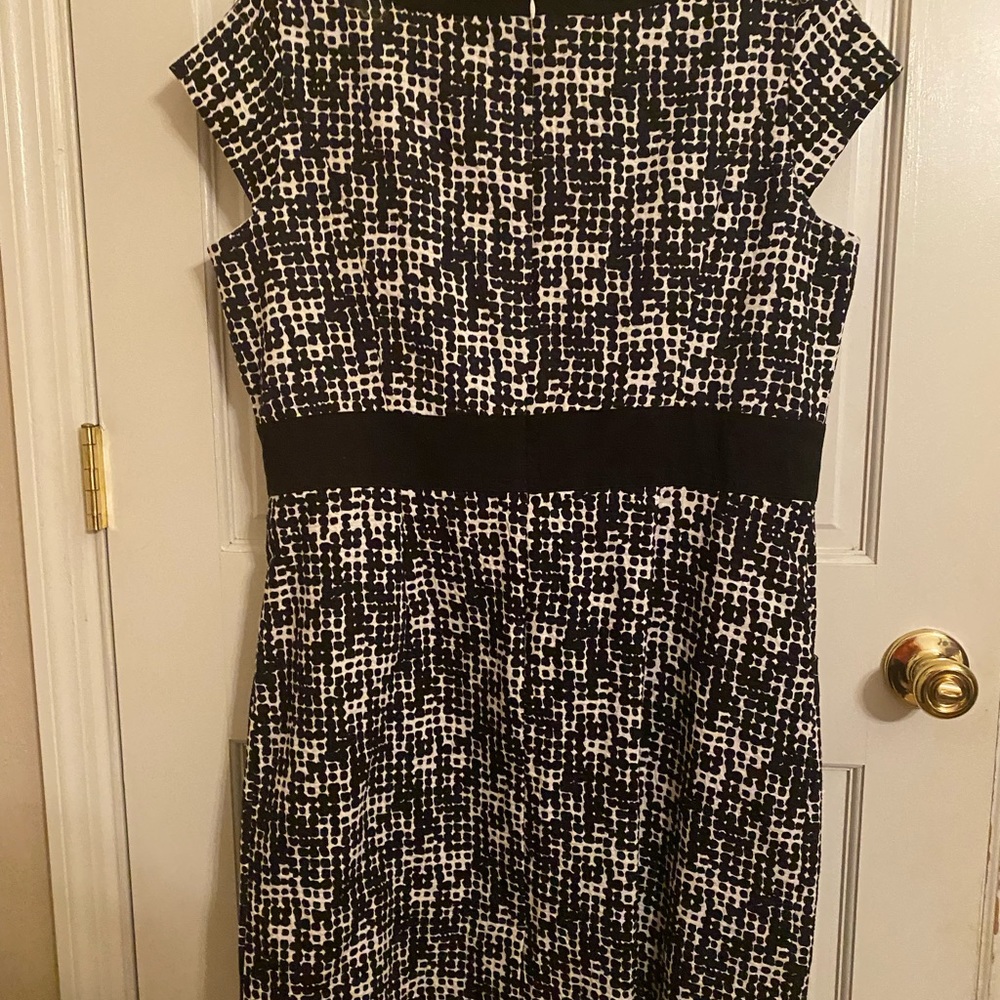 Size 16 Liz Claiborne classic dress.
